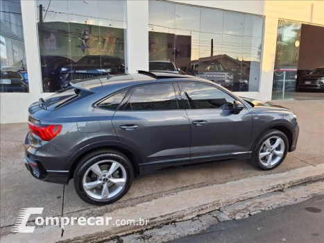 Q3 2.0 40 TFSI Sportback Performance Black Quattro