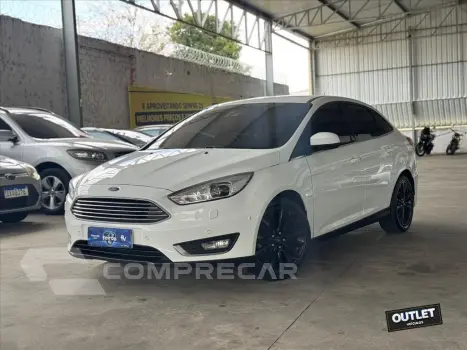 FORD FOCUS 2.0 TITANIUM FASTBACK 16V FLEX 4P POWERSHIFT 4 portas