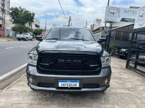 CLASSIC 5.7 V8 Laramie CD 4X4