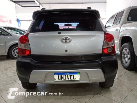 Etios Cross 1.0