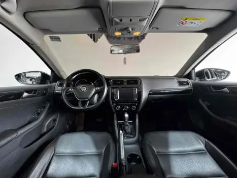 JETTA 2.0 TSI HIGHLINE 211CV GASOLINA 4P TIPTRONIC