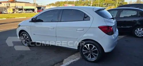 CHEVROLET ONIX 4 portas