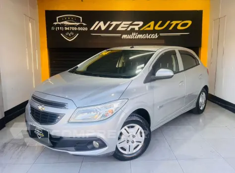 CHEVROLET ONIX 1.0 LT 4 portas