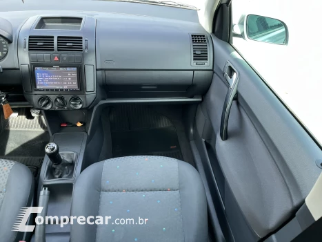 POLO SEDAN 1.6 8V