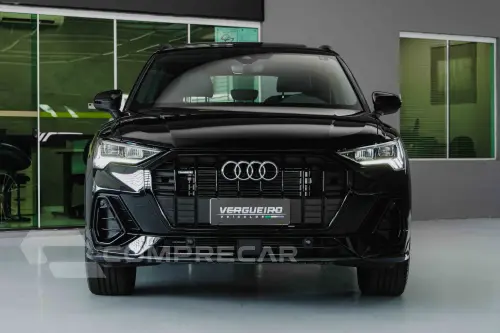 Q3 2.0 40 TFSI Performance Black Quattro