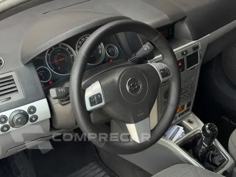 VECTRA 2.0 MPFI Elegance 8V