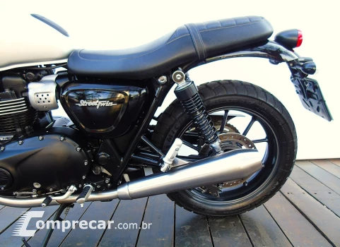 TRIUMPH STREET TWIN