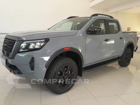 NISSAN Frontier 2.3 16V PRO4X CABINE DUPLA 4X4 BI-TURBO DIESEL AUTO 4 portas