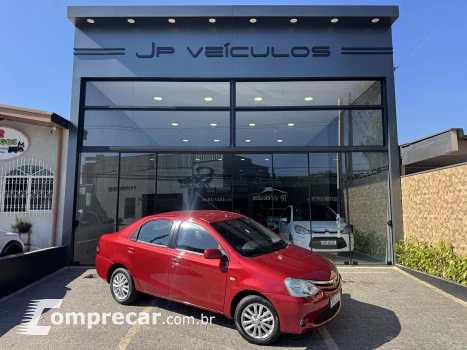 Toyota ETIOS 1.5 XLS Sedan 16V 4 portas