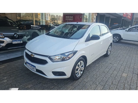 CHEVROLET ONIX 1.4 MPFI ADVANTAGE 8V FLEX 4P AUTOMÁTICO 4 portas