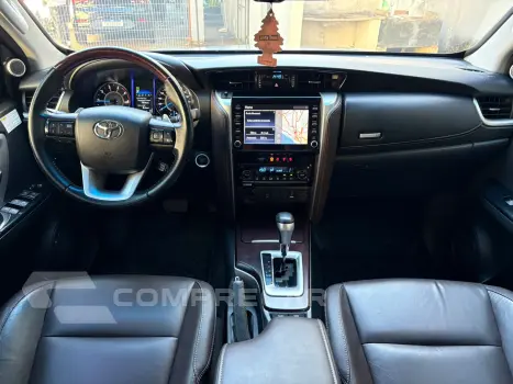 HILUX SW4 2.8 D-4d Turbo SRX 7L 4X4
