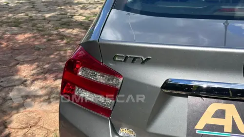 CITY 1.5 LX Sedan 16V