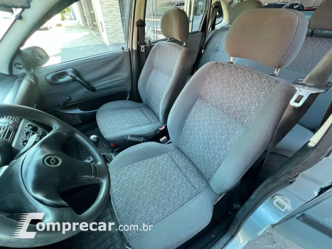 CORSA 1.6 MPFI Classic Sedan 8V