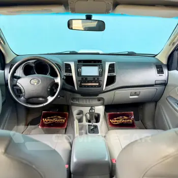 HILUX SRV 3.0 4x4 TURBO DIESEL AUTOMÁTICA