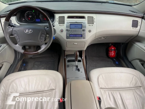AZERA 3.3 MPFI GLS Sedan V6 24V
