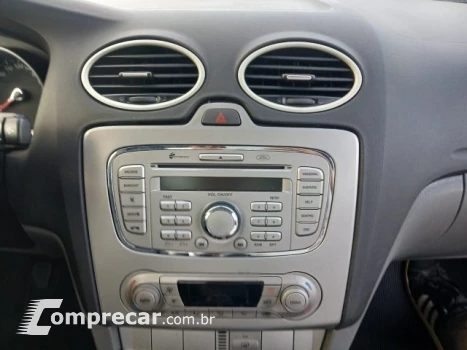 FOCUS SEDAN - 2.0 GLX SEDAN 16V 4P MANUAL
