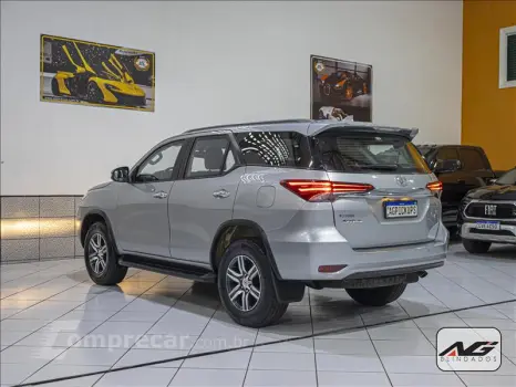 HILUX SW4 2.7 SRV 7 Lugares 4X2 16V