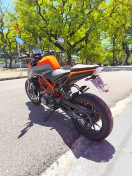 KTM 390 Duke Modelo sem Versão