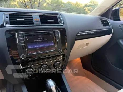 JETTA 2.0 TSI HIGHLINE 211CV GASOLINA 4P TIPTRONIC