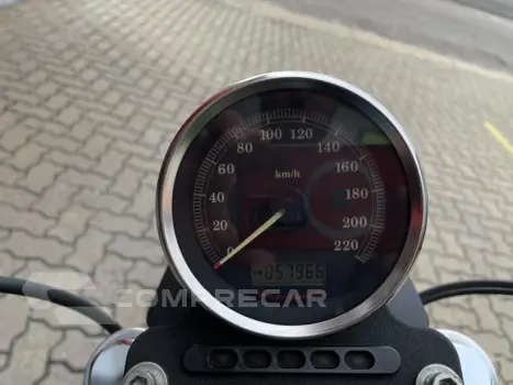XL 883 R