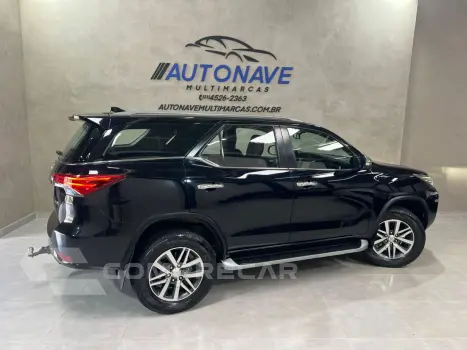 Hilux SW4 2.8 16V 4P SRX 4X4 7 LUGARES TURBO DIESEL AUTOMÁTI