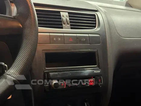 CROSSFOX 1.6 MI FLEX 8V 4P MANUAL