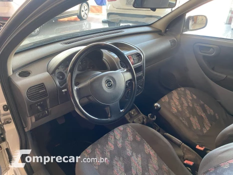 CORSA 1.8 MPFI Maxx Sedan 8V