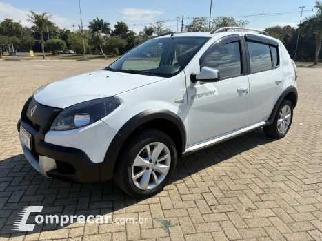 Renault SANDERO 1.6 Stepway 8V 4 portas