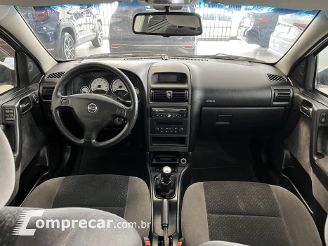 ASTRA 2.0 MPFI Elegance Sedan 8V