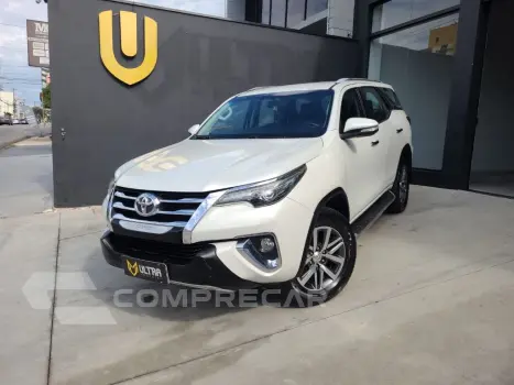 Toyota Hilux SW4 SRX 4x4 2.8 TDI 16V Dies. Aut. 4 portas