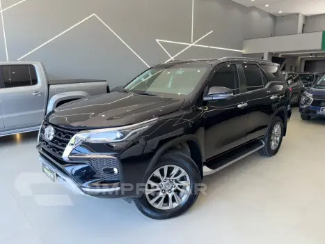 Toyota HILUX SW4 2.8 D-4d Turbo SRX 7L 4X4 4 portas