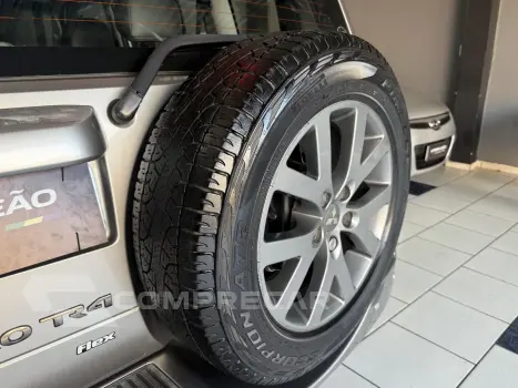 PAJERO TR4 2.0 4X2 16V 140CV FLEX 4P AUTOMÁTICO