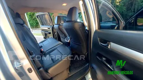 HILUX 2.8 D-4D TURBO DIESEL CD SRX 4X4 AUTOMÁTICO