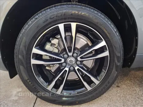 XC60 2.0 T8 Hybrid Momentum AWD Geartronic