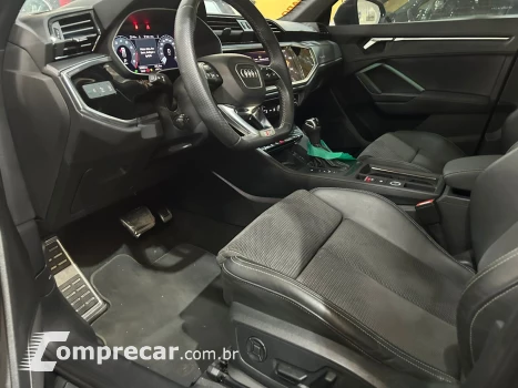 Q3 2.0 40 TFSI Performance Black Quattro