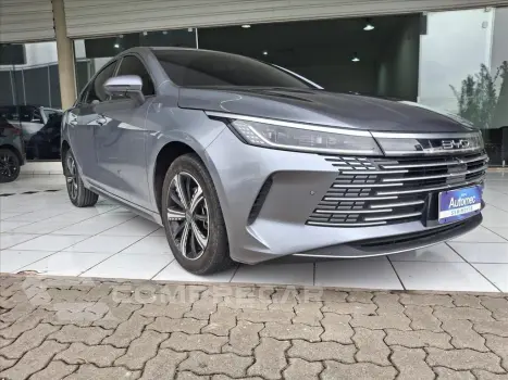 BYD KING 1.5 DM-I PHEV GS AUTOMÁTICO 4 portas