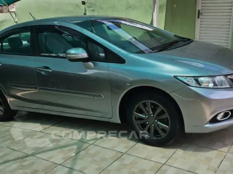 HONDA CIVIC - 2.0 LXR 16V 4P AUTOMÁTICO 4 portas