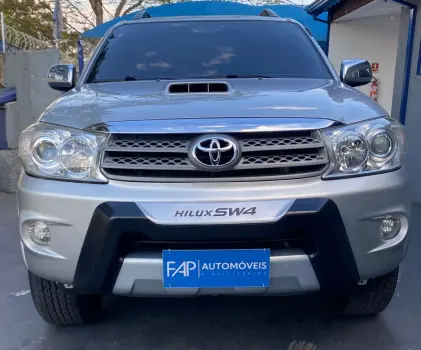 Hilux SW4 3.0 16V 4P SRV 4X4 7 LUGARES TURBO DIESEL AUTOMÁTI