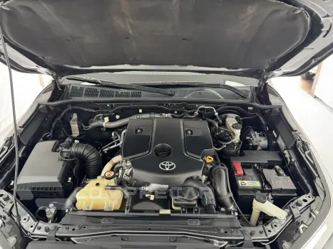 HILUX SW4 2.8 D-4d Turbo SRX 7L 4X4