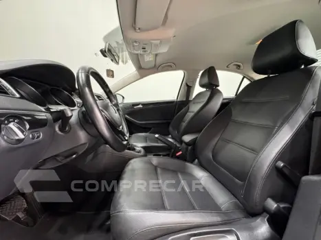 JETTA 2.0 TSI HIGHLINE 211CV GASOLINA 4P TIPTRONIC
