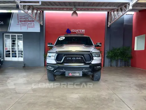 1500 5.7 V8 GASOLINA REBEL CD 4X4 AUTOMÁTICO