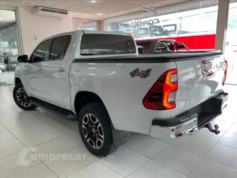 HILUX 2.8 D-4D TURBO DIESEL CD SRX 4X4 AUTOMÁTICO