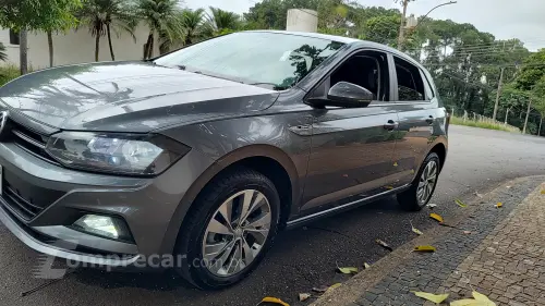 Volkswagen POLO 1.0 200 TSI Comfortline 4 portas