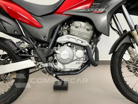 HONDA XRE 300 - PRETO E VERMELHO