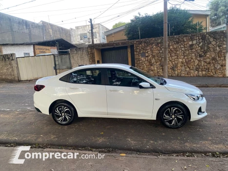 ONIX SEDAN Plus LT 1.0 12V Flex 4p Mec.