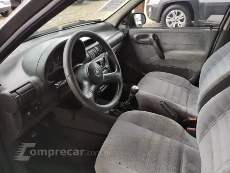 Corsa Sedan 1.6 GLS 4P