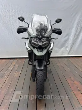 TRIUMPH TIGER 1200 XCX