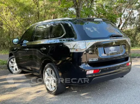 OUTLANDER 2.0 PHEV 16V HÍBRIDO 4P AUTOMÁTICO
