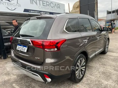 OUTLANDER 2.2 Mivec Di-d Hpe-s AWD