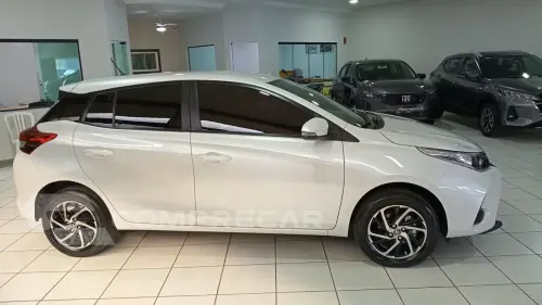 Yaris Hatch 1.5 16V 4P FLEX XS MULTIDRIVE AUTOMÁTICO CVT